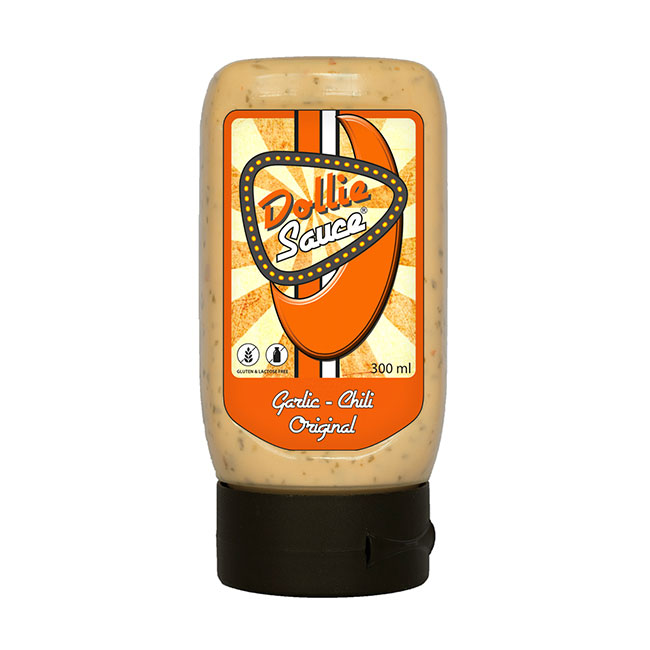 Eine Tube Dollie Sauce. Orangenes Ettiket und schwarzer Deckel. 